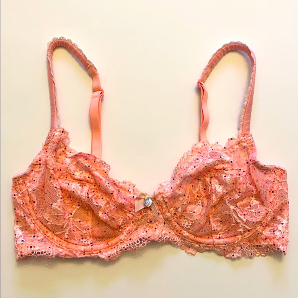 Victoria’s Secret Body Unlined Demi Bra Light Pink